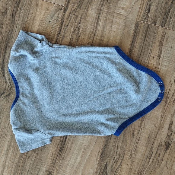 EUC Chicago Cubs onesie - Picture 2 of 3